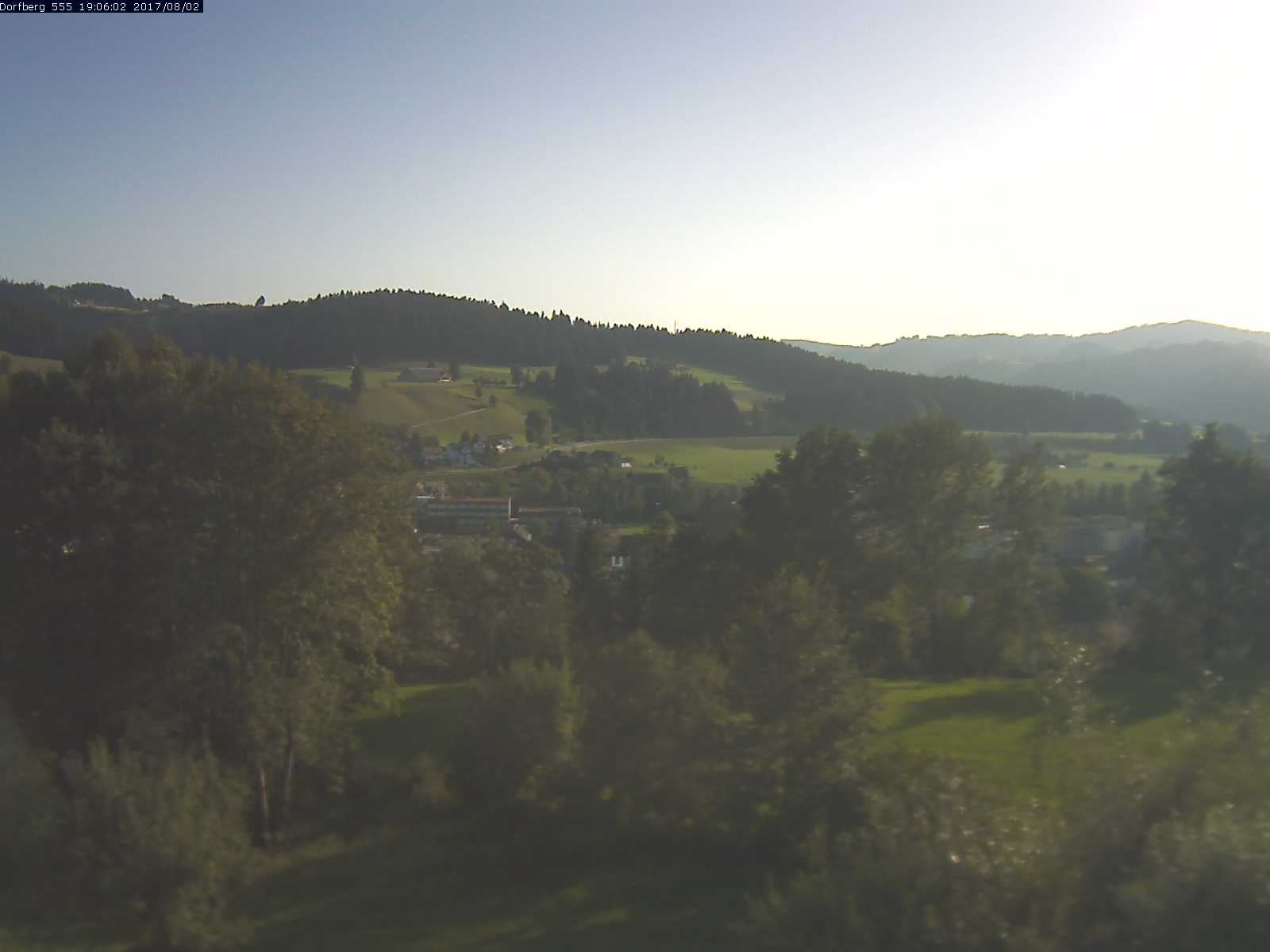 Webcam-Bild: Aussicht vom Dorfberg in Langnau 20170802-190601
