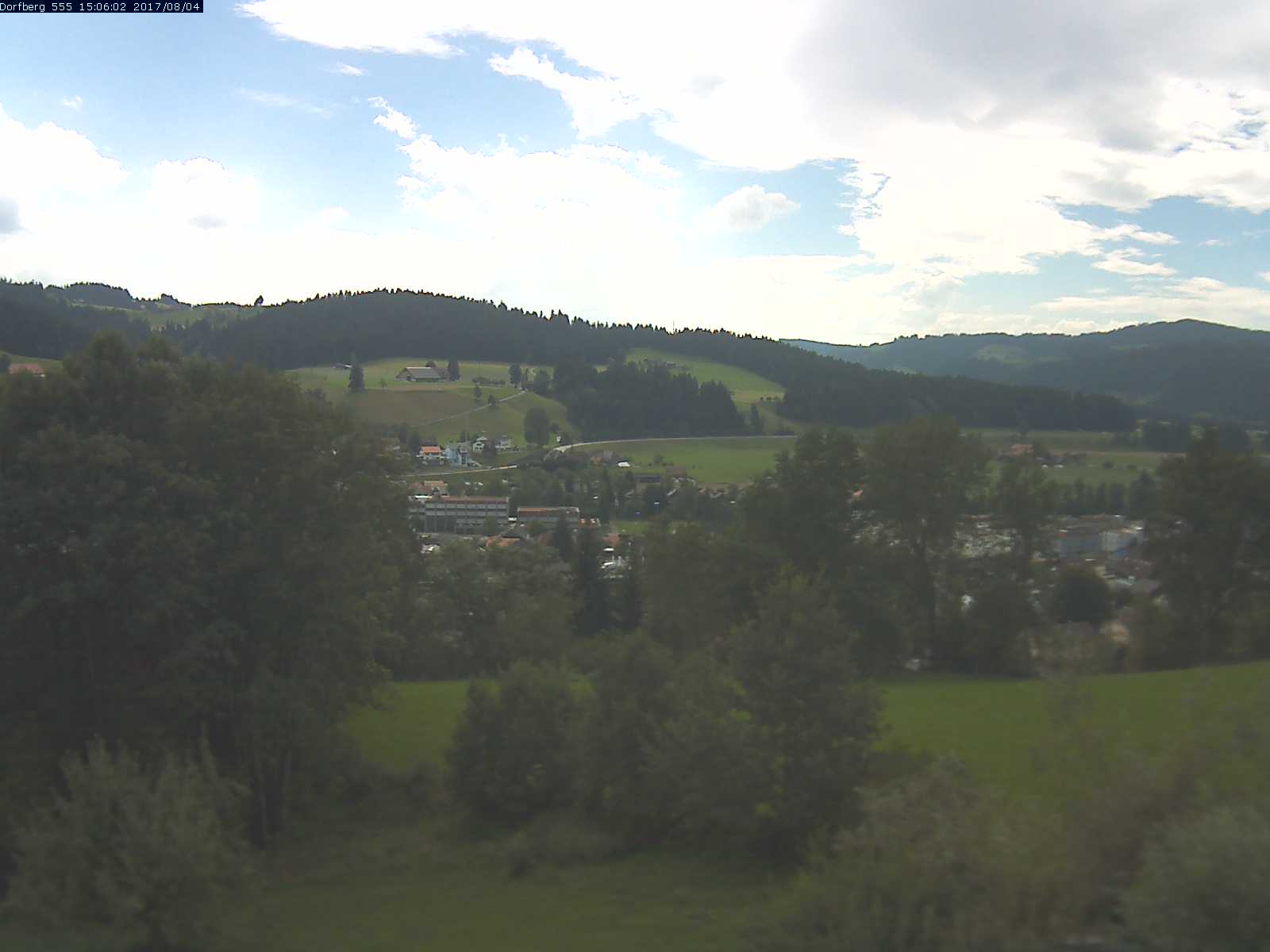 Webcam-Bild: Aussicht vom Dorfberg in Langnau 20170804-150601