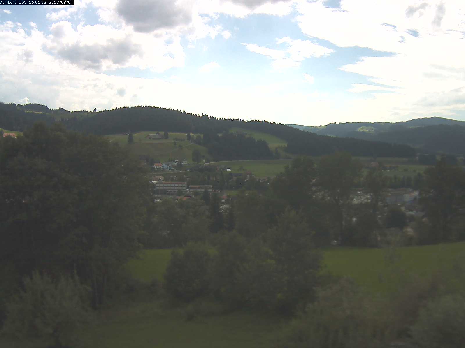 Webcam-Bild: Aussicht vom Dorfberg in Langnau 20170804-160601