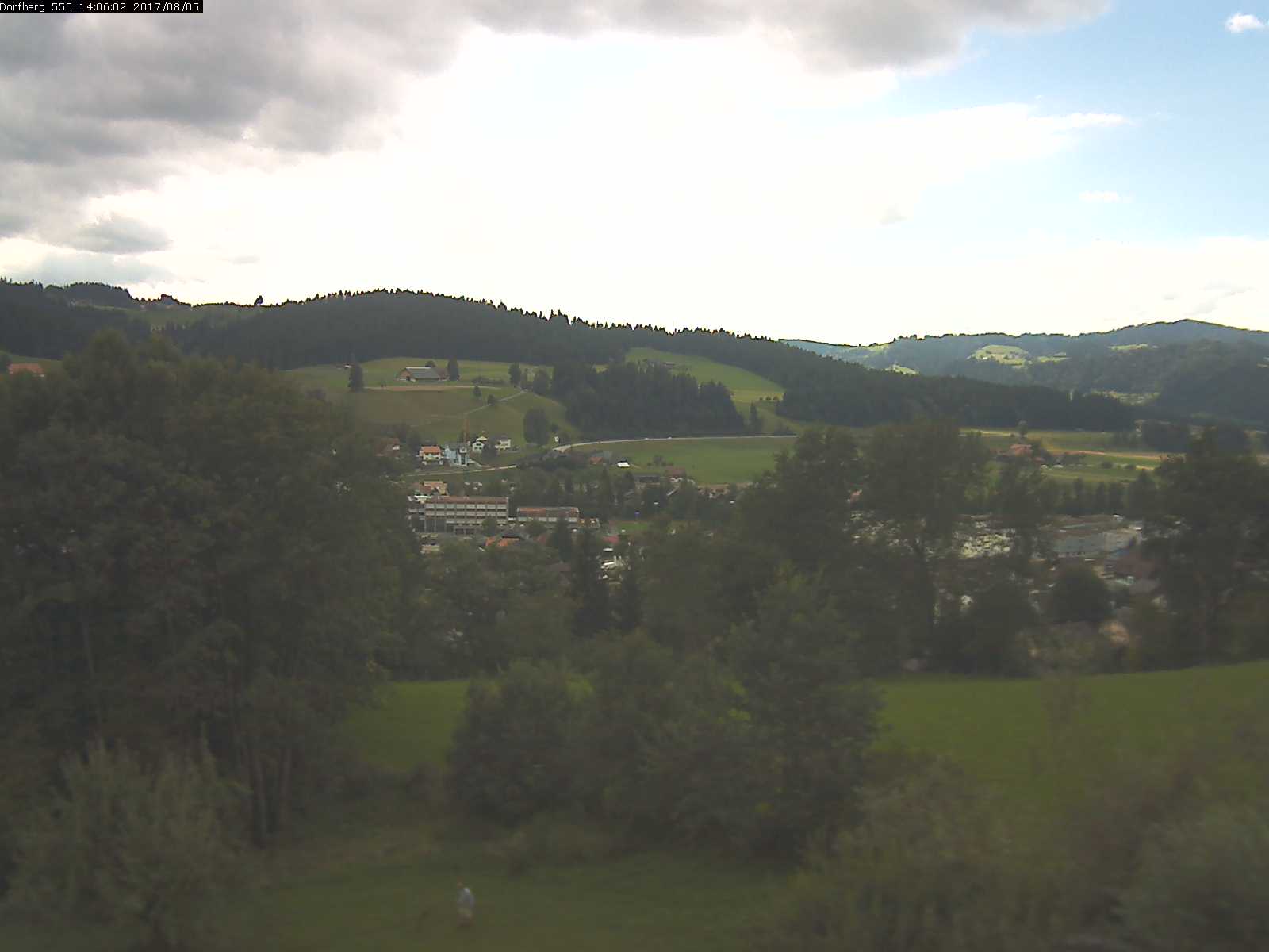 Webcam-Bild: Aussicht vom Dorfberg in Langnau 20170805-140601