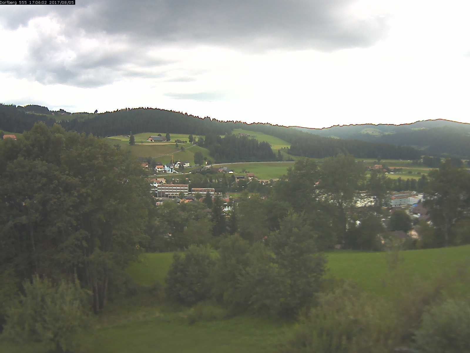 Webcam-Bild: Aussicht vom Dorfberg in Langnau 20170805-170601