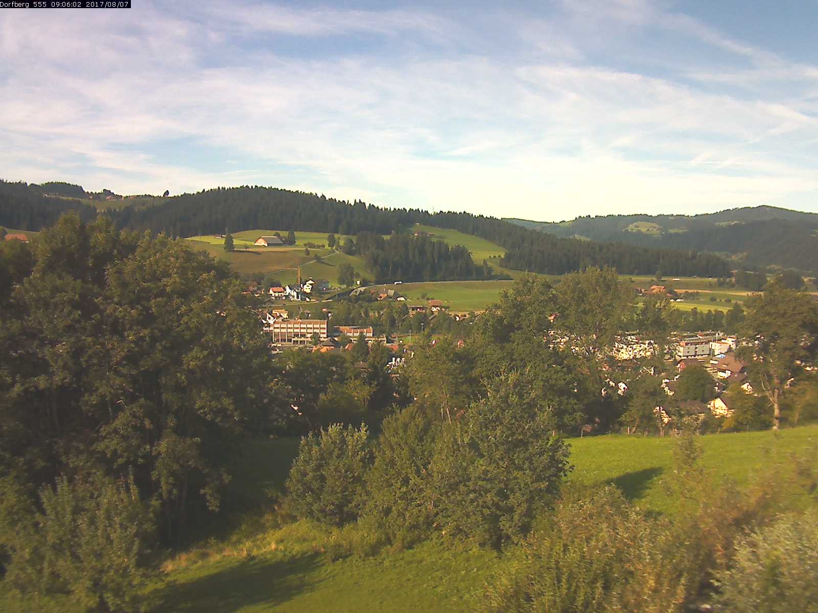 Webcam-Bild: Aussicht vom Dorfberg in Langnau 20170807-090601