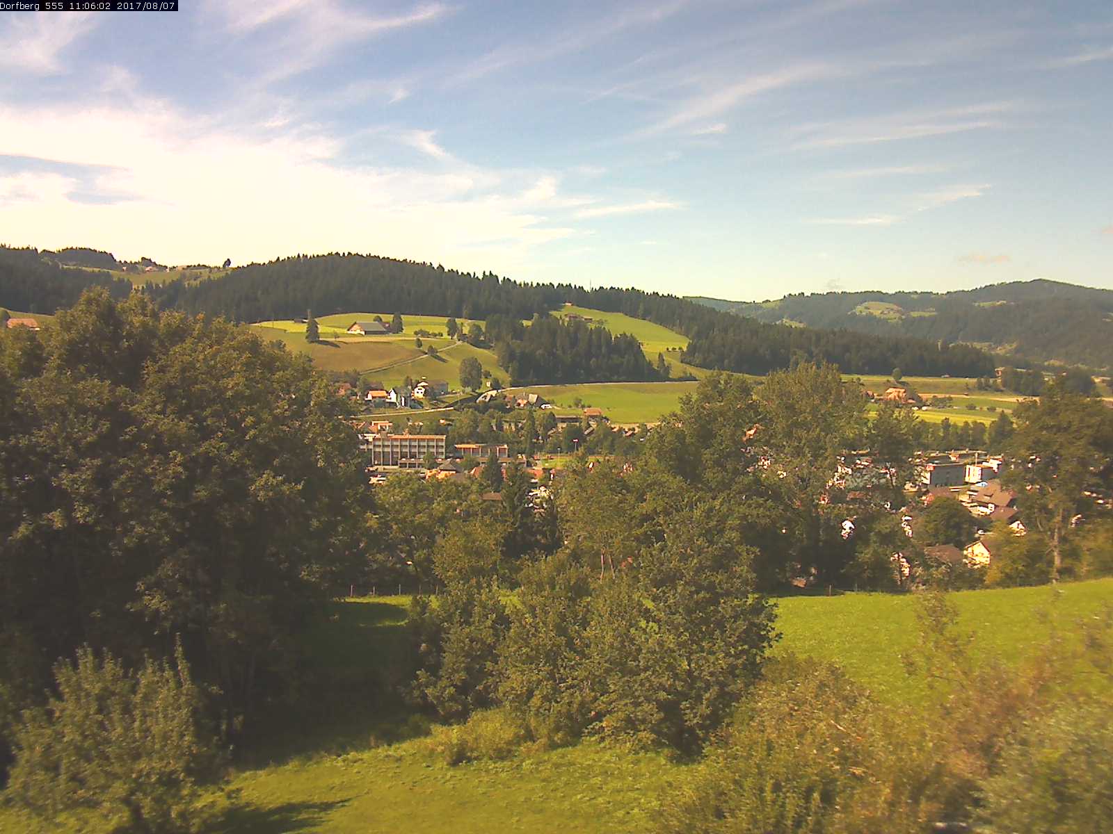 Webcam-Bild: Aussicht vom Dorfberg in Langnau 20170807-110601