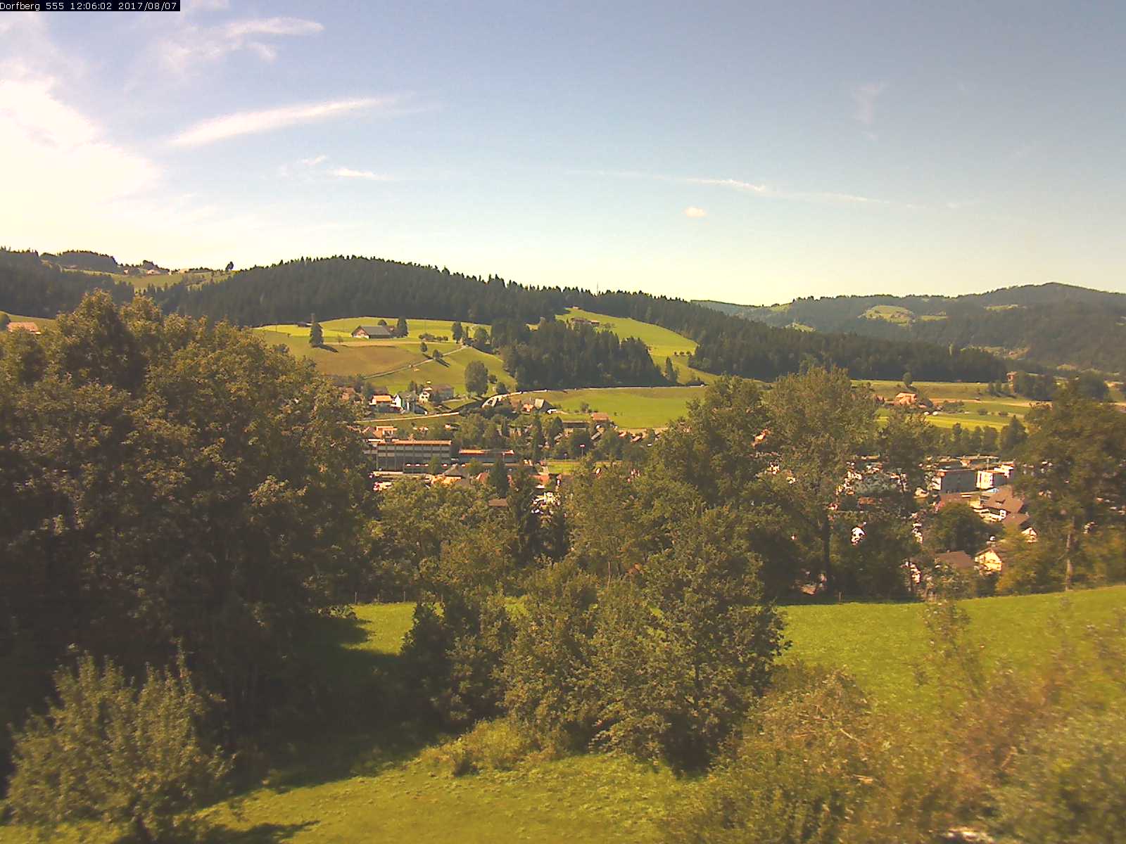 Webcam-Bild: Aussicht vom Dorfberg in Langnau 20170807-120601