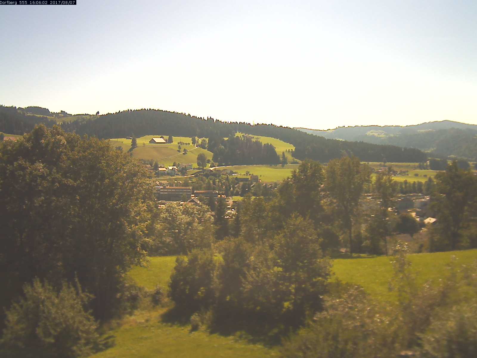 Webcam-Bild: Aussicht vom Dorfberg in Langnau 20170807-160601