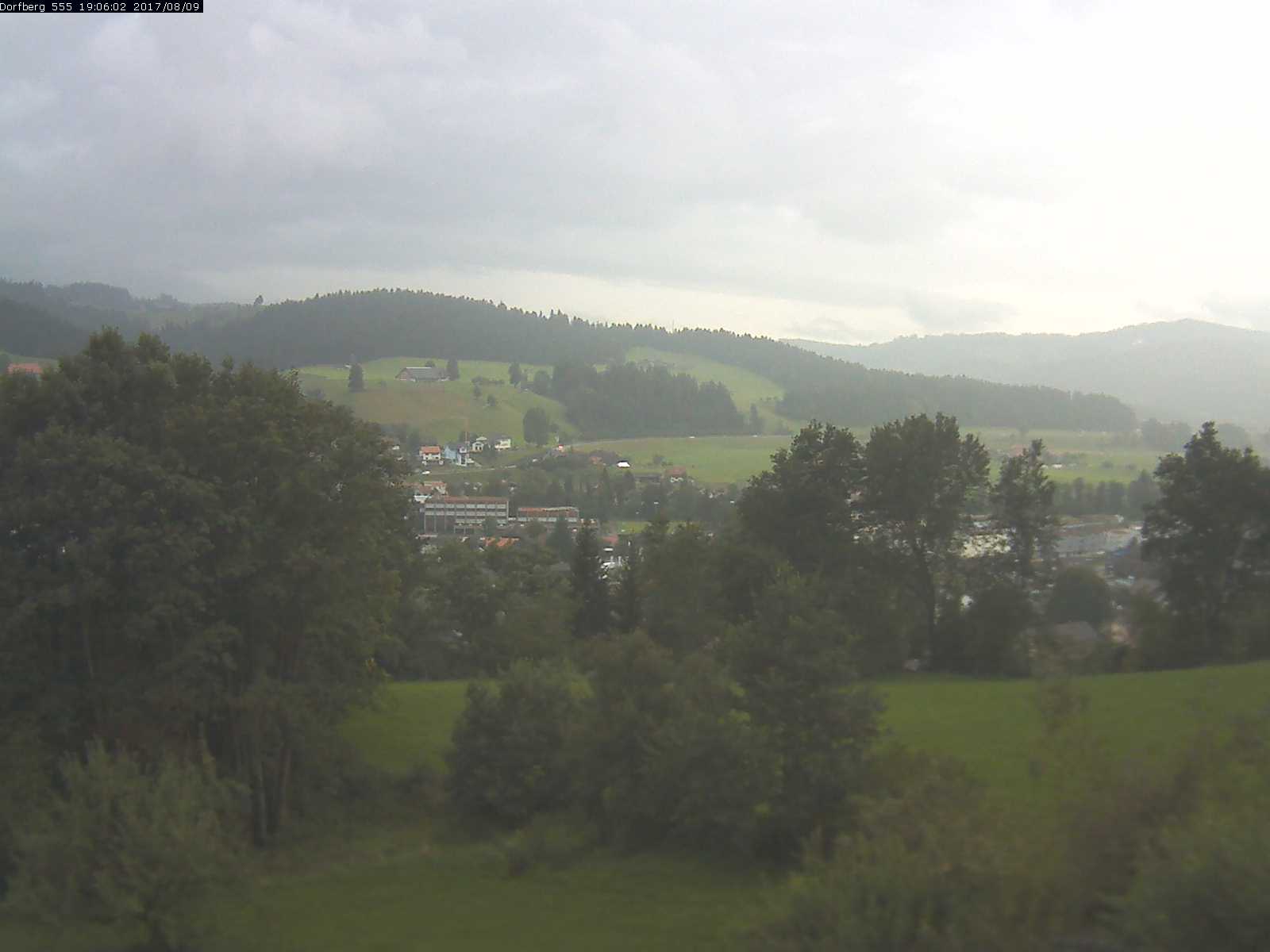 Webcam-Bild: Aussicht vom Dorfberg in Langnau 20170809-190601