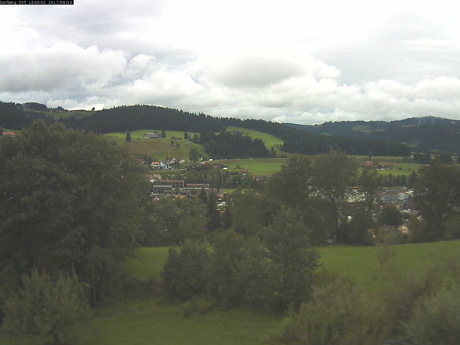 Webcam-Bild: Aussicht vom Dorfberg in Langnau 20170810-160601
