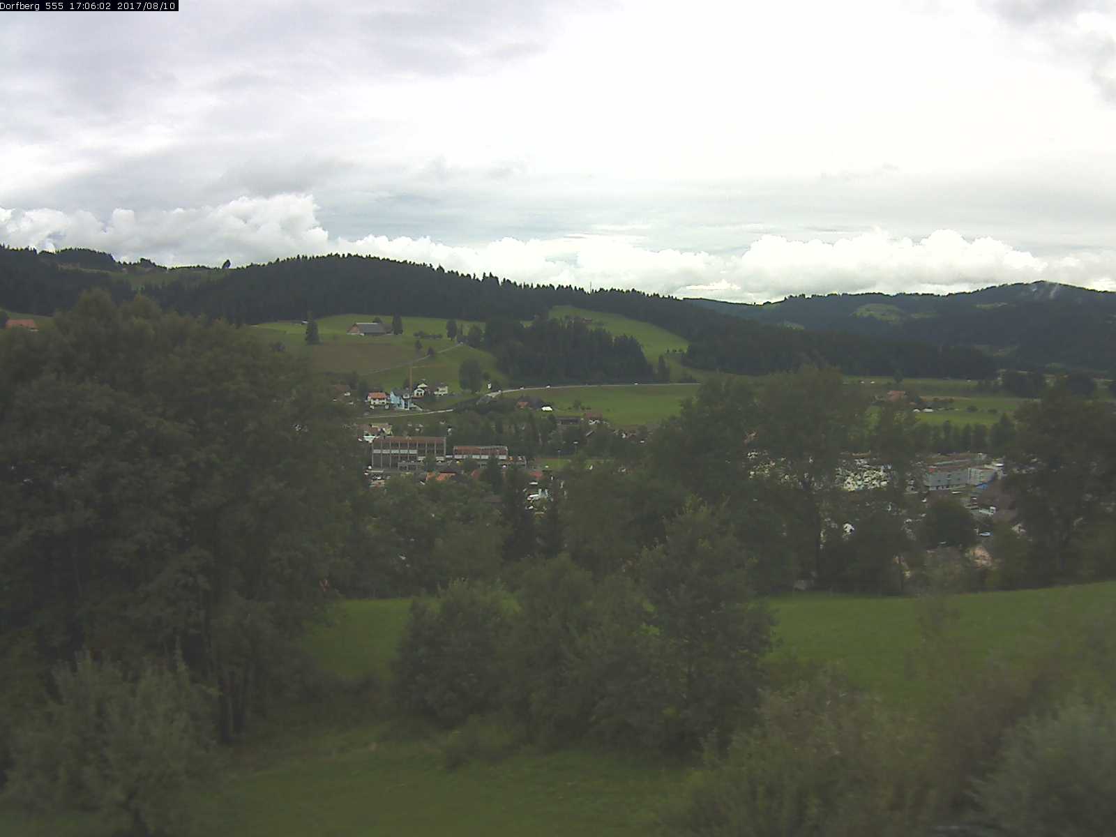 Webcam-Bild: Aussicht vom Dorfberg in Langnau 20170810-170601