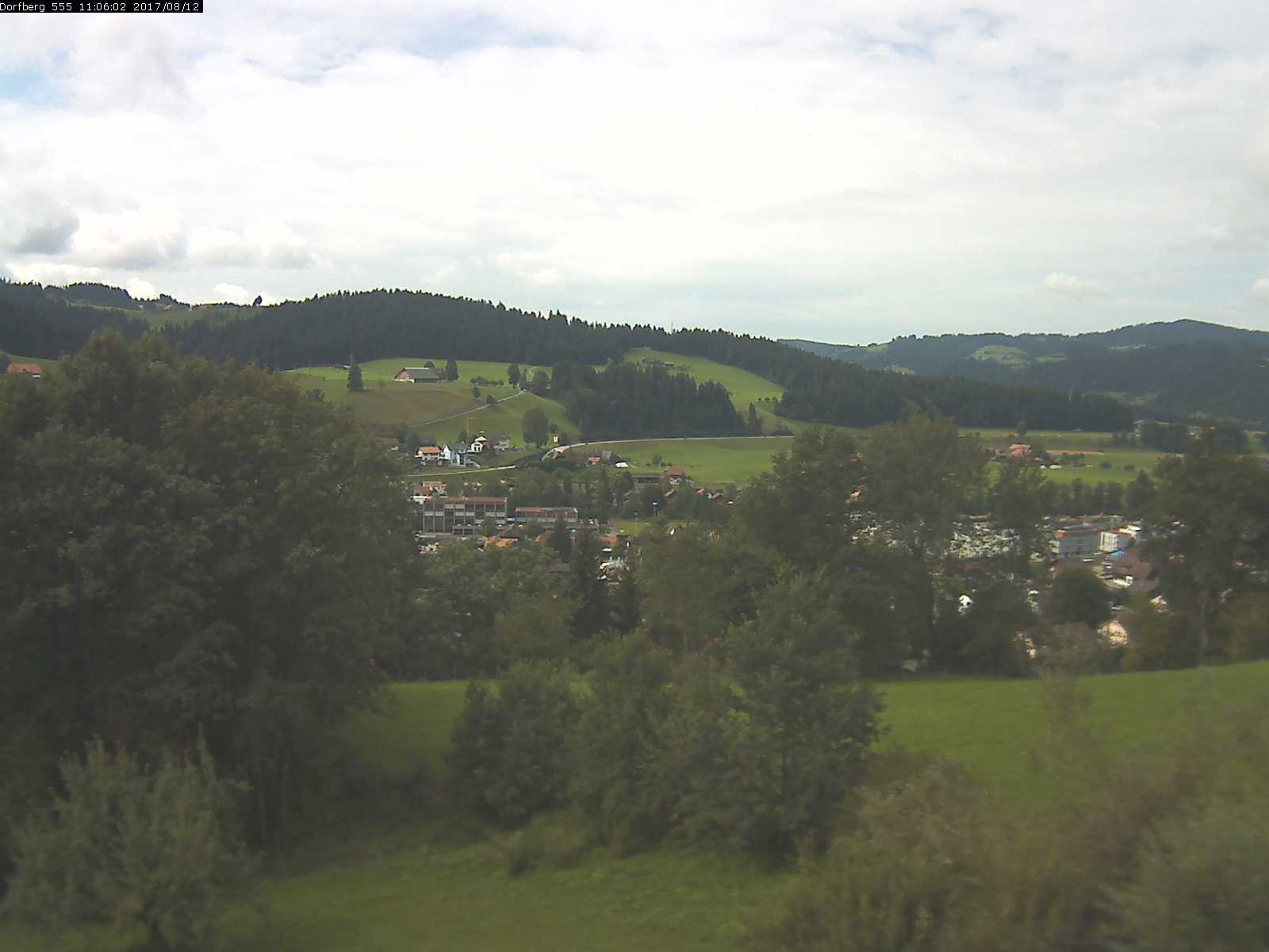 Webcam-Bild: Aussicht vom Dorfberg in Langnau 20170812-110601