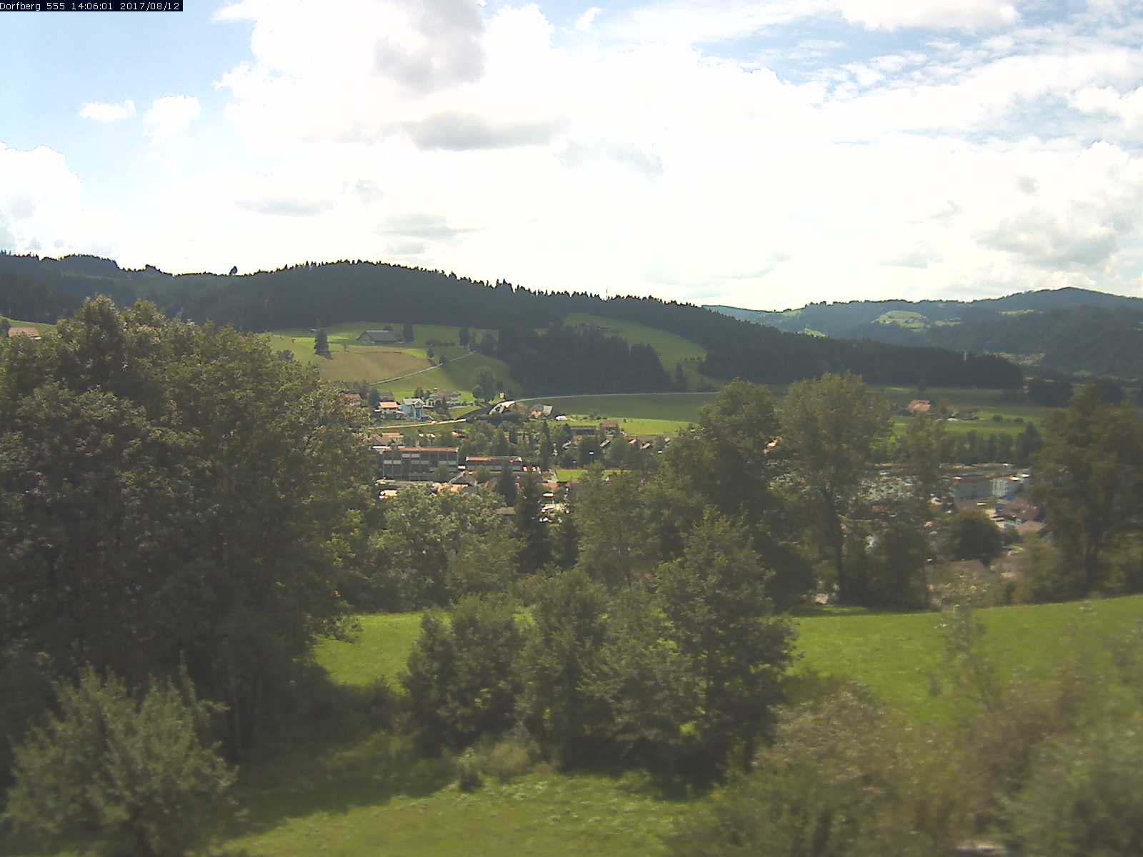 Webcam-Bild: Aussicht vom Dorfberg in Langnau 20170812-140601