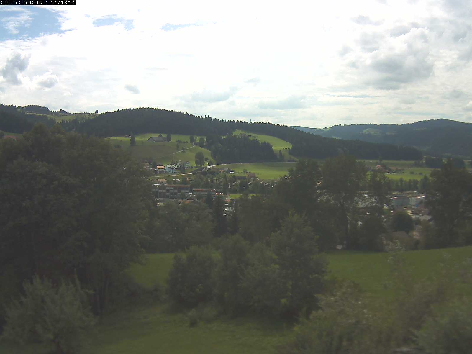 Webcam-Bild: Aussicht vom Dorfberg in Langnau 20170812-150601
