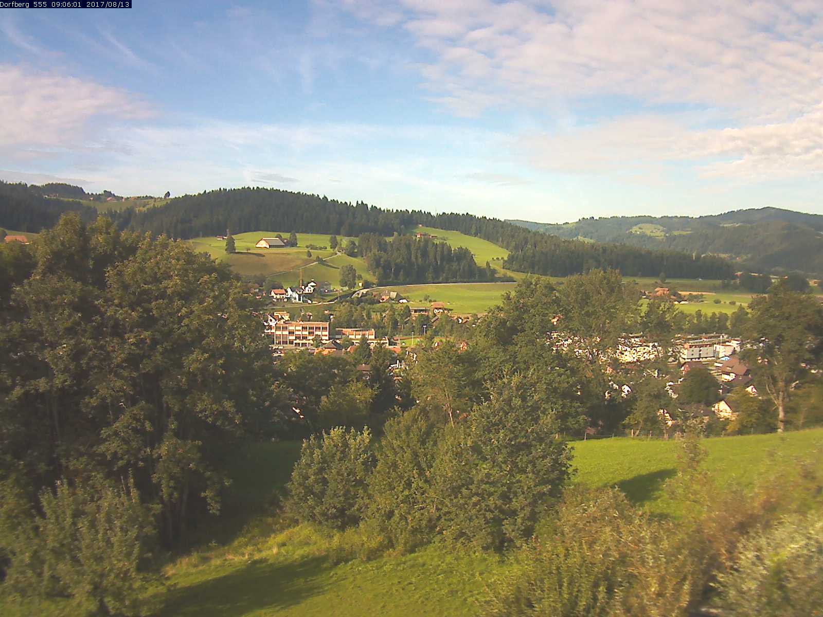 Webcam-Bild: Aussicht vom Dorfberg in Langnau 20170813-090601