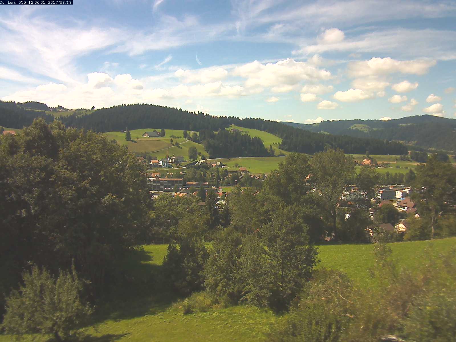 Webcam-Bild: Aussicht vom Dorfberg in Langnau 20170813-120601