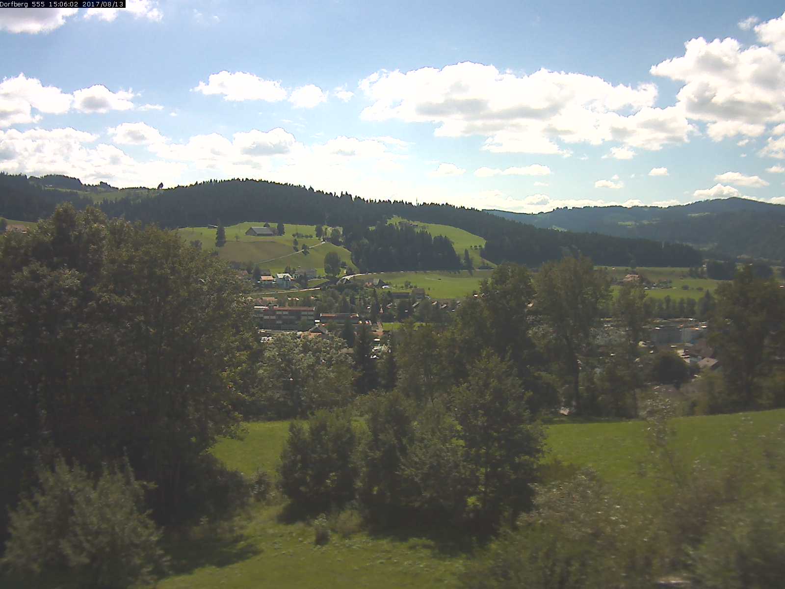 Webcam-Bild: Aussicht vom Dorfberg in Langnau 20170813-150601