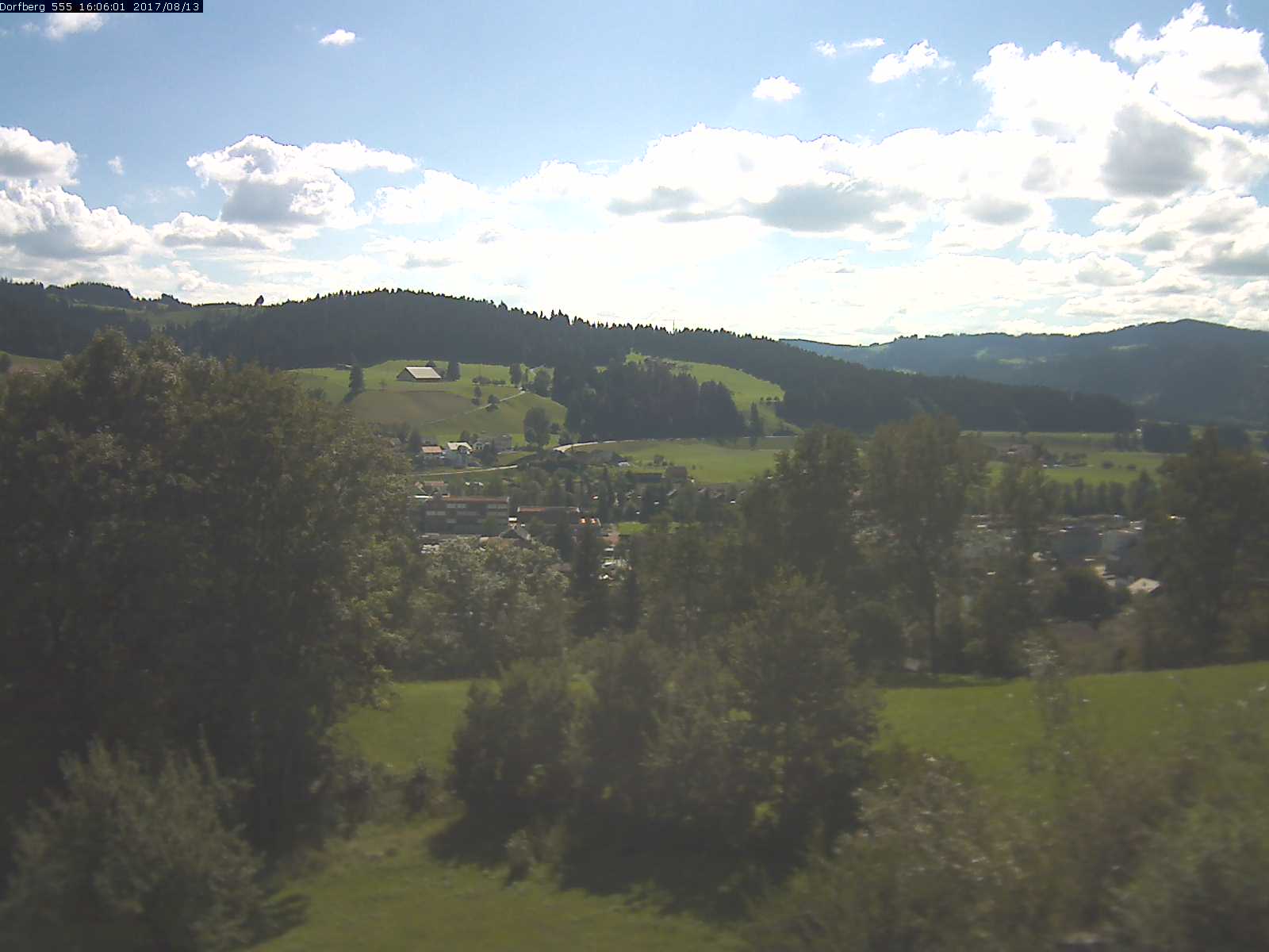 Webcam-Bild: Aussicht vom Dorfberg in Langnau 20170813-160601