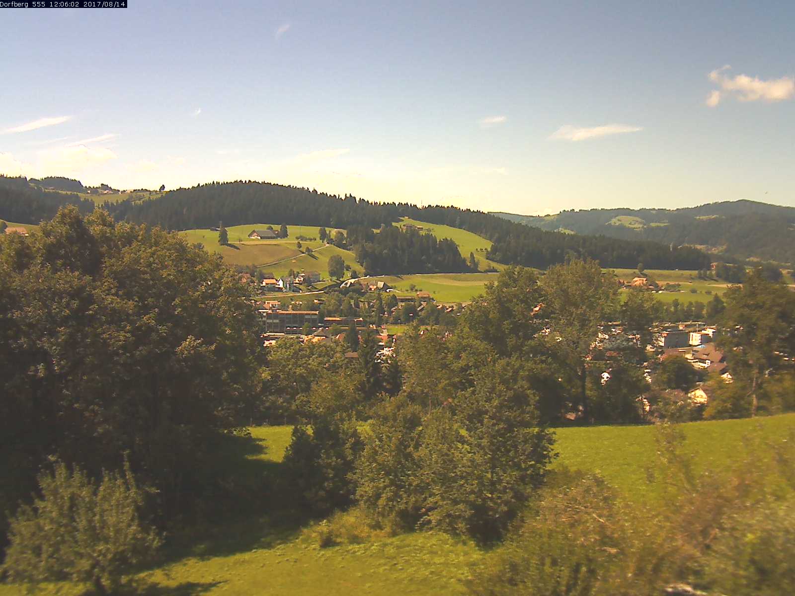 Webcam-Bild: Aussicht vom Dorfberg in Langnau 20170814-120601
