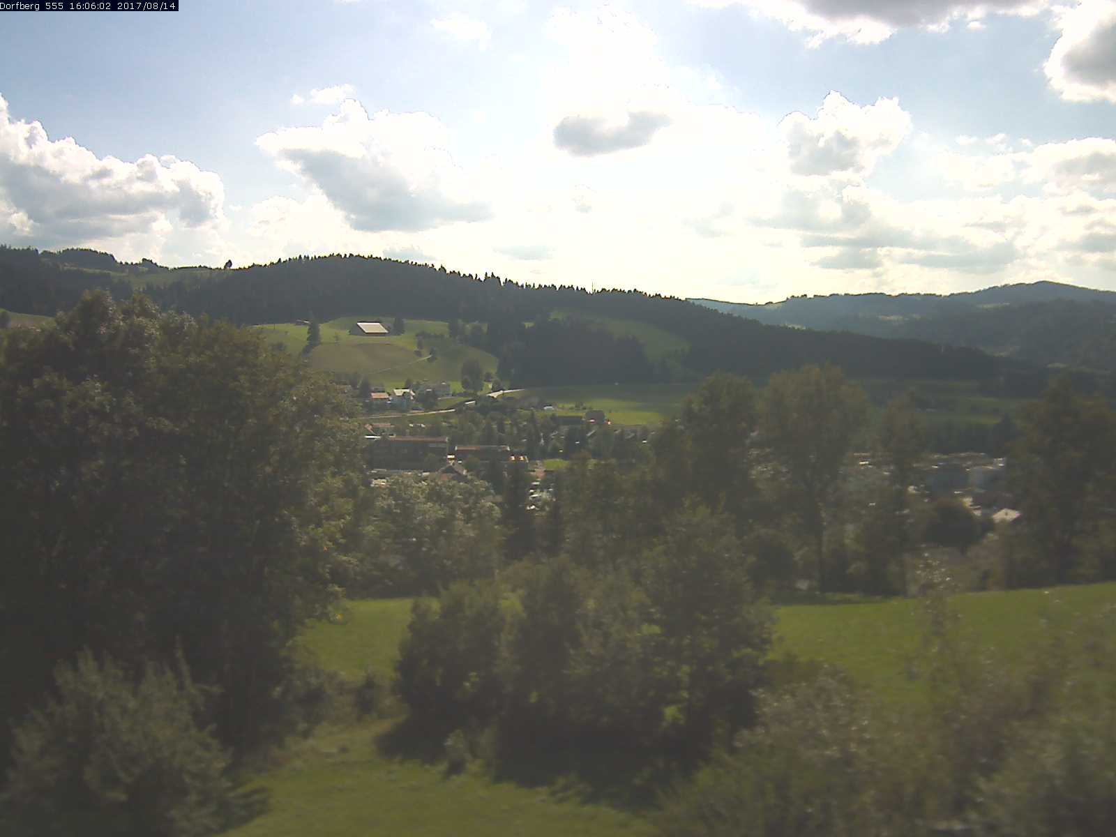 Webcam-Bild: Aussicht vom Dorfberg in Langnau 20170814-160601