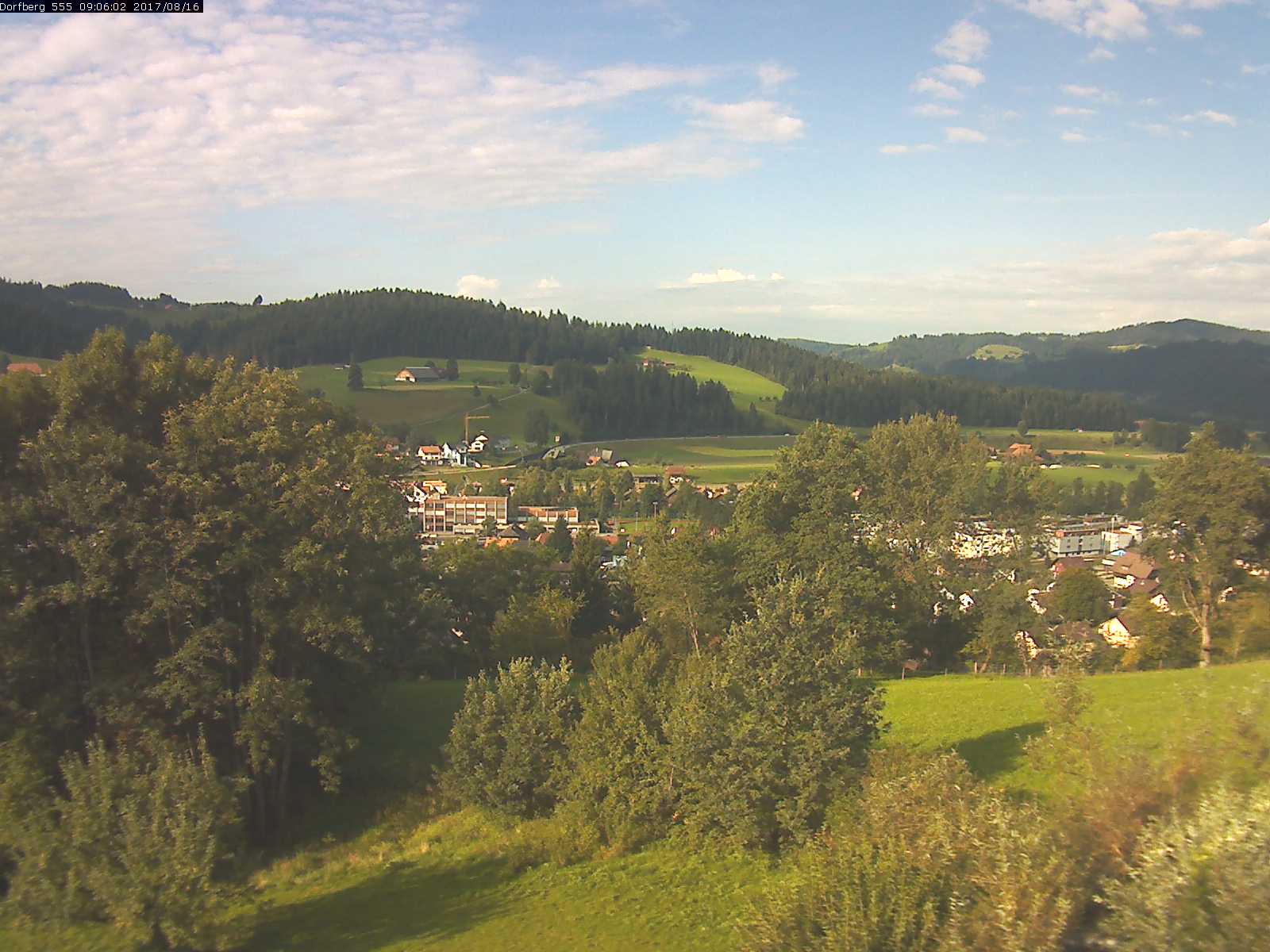Webcam-Bild: Aussicht vom Dorfberg in Langnau 20170816-090601