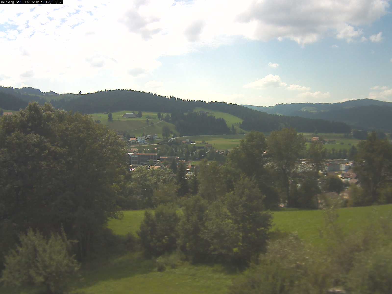 Webcam-Bild: Aussicht vom Dorfberg in Langnau 20170817-140601