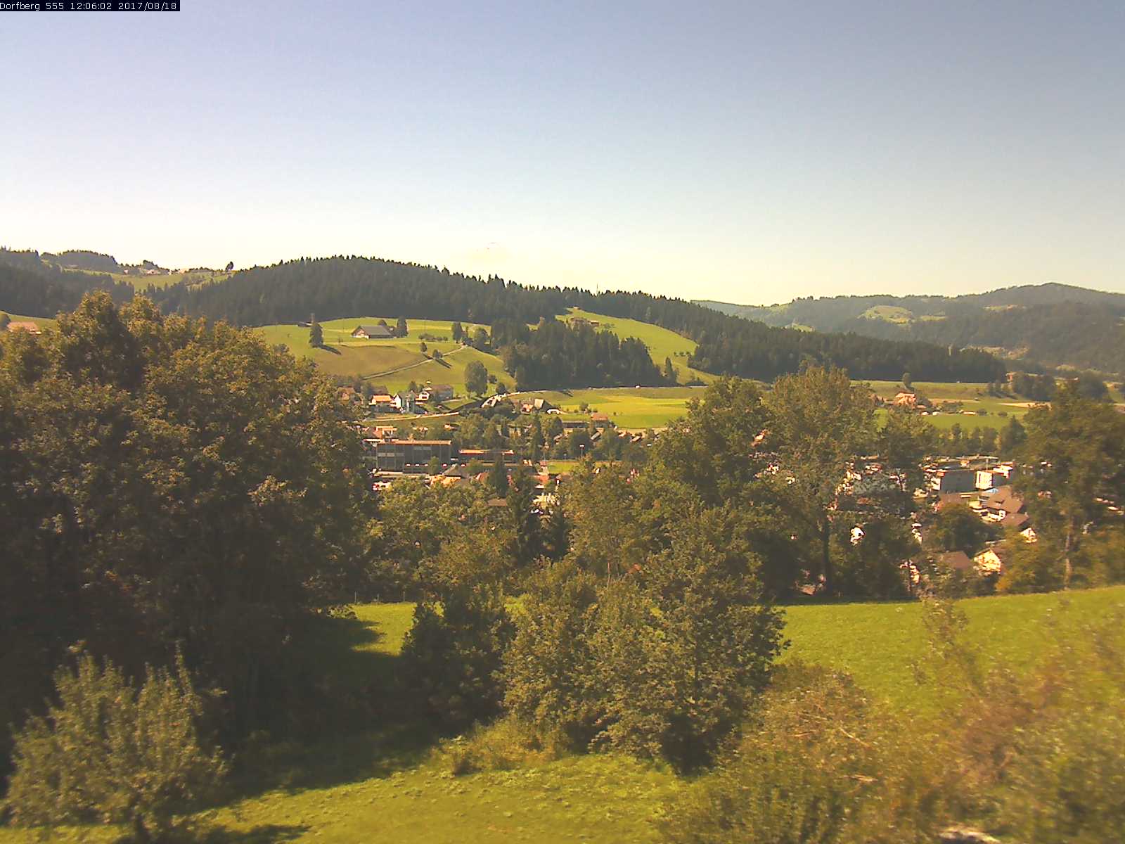 Webcam-Bild: Aussicht vom Dorfberg in Langnau 20170818-120601
