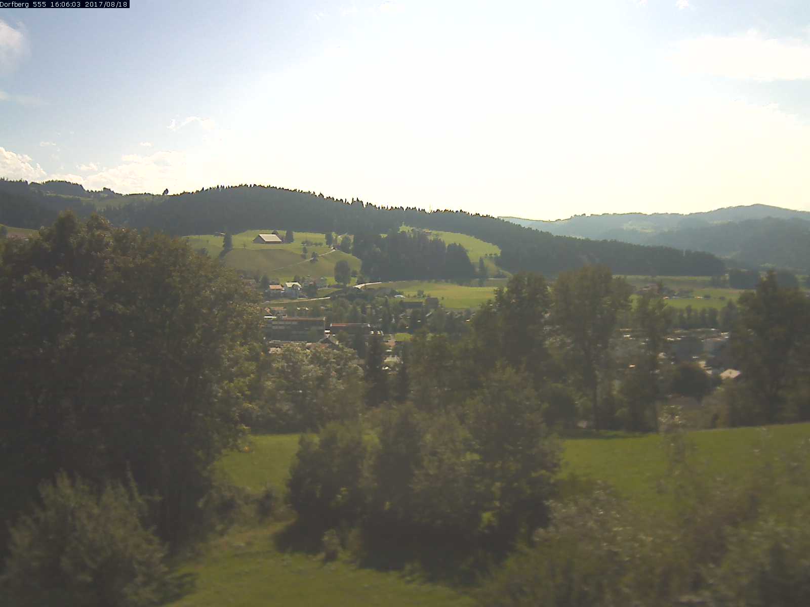 Webcam-Bild: Aussicht vom Dorfberg in Langnau 20170818-160601