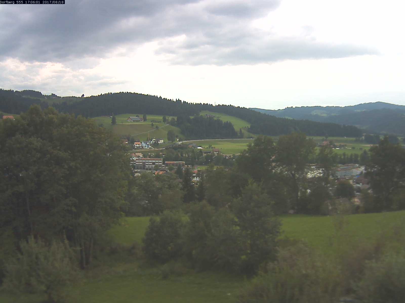 Webcam-Bild: Aussicht vom Dorfberg in Langnau 20170818-170601