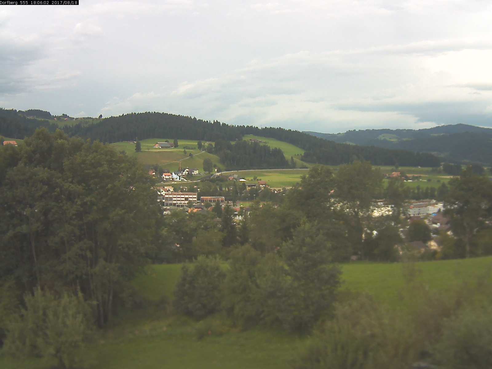 Webcam-Bild: Aussicht vom Dorfberg in Langnau 20170818-180601