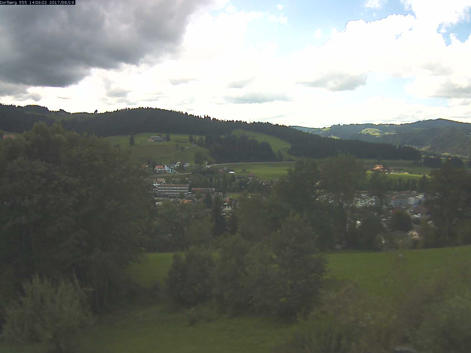 Webcam-Bild: Aussicht vom Dorfberg in Langnau 20170819-140601