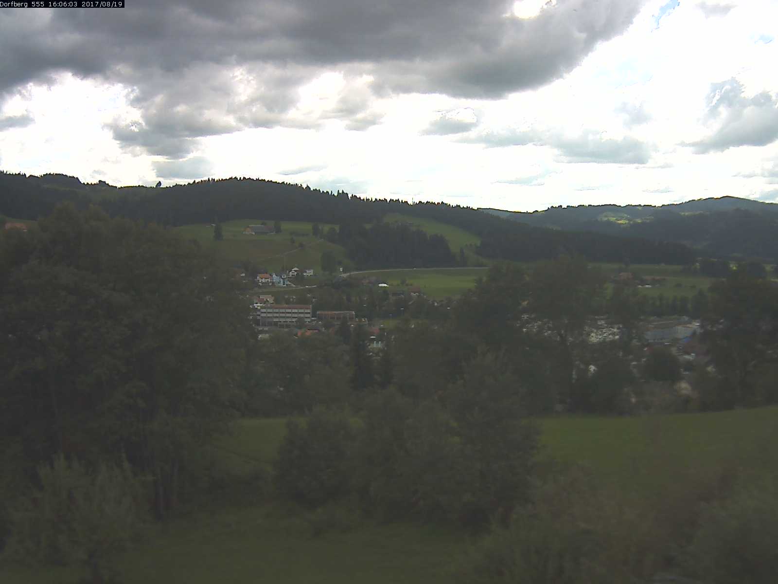 Webcam-Bild: Aussicht vom Dorfberg in Langnau 20170819-160601