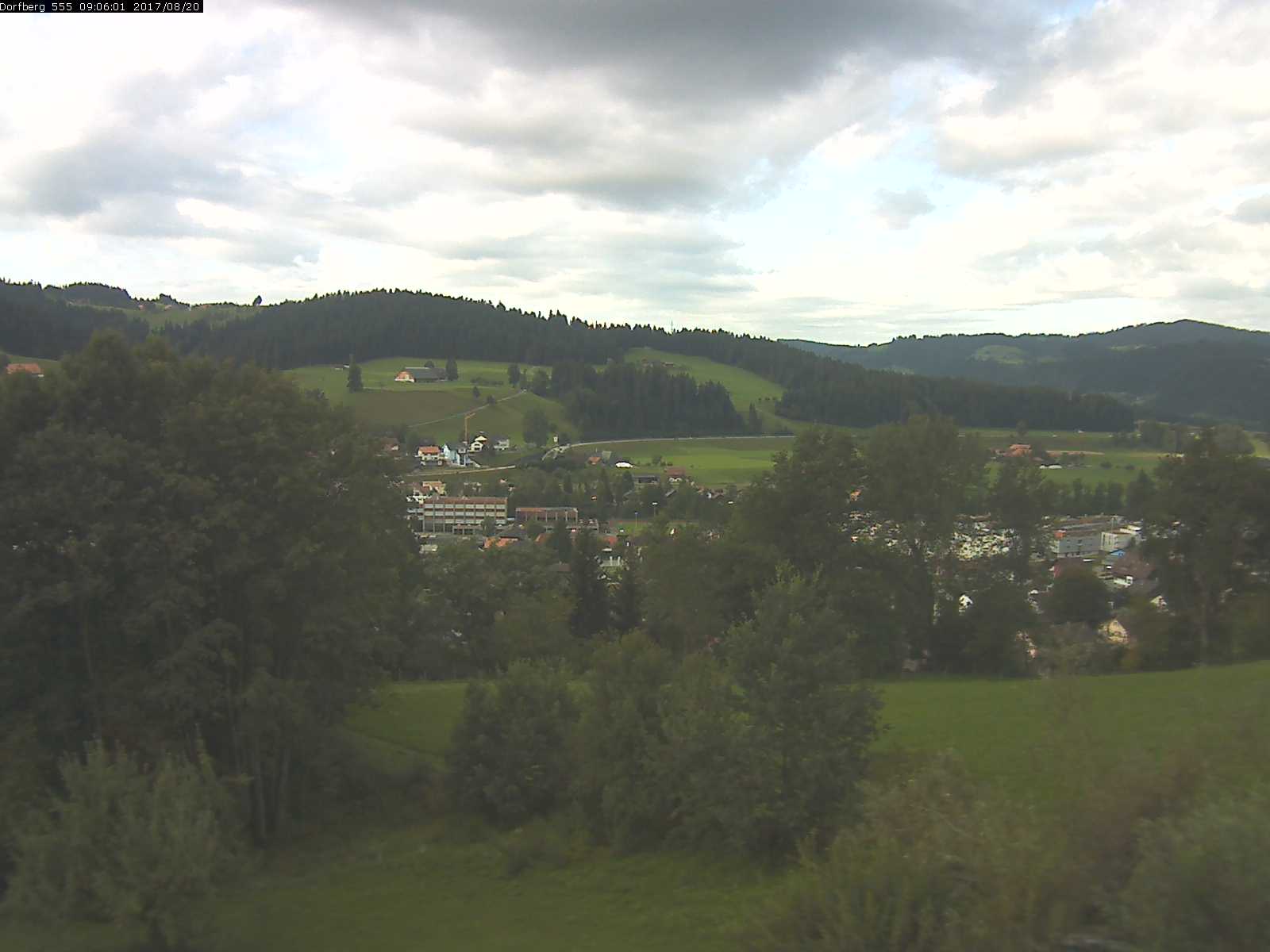 Webcam-Bild: Aussicht vom Dorfberg in Langnau 20170820-090601