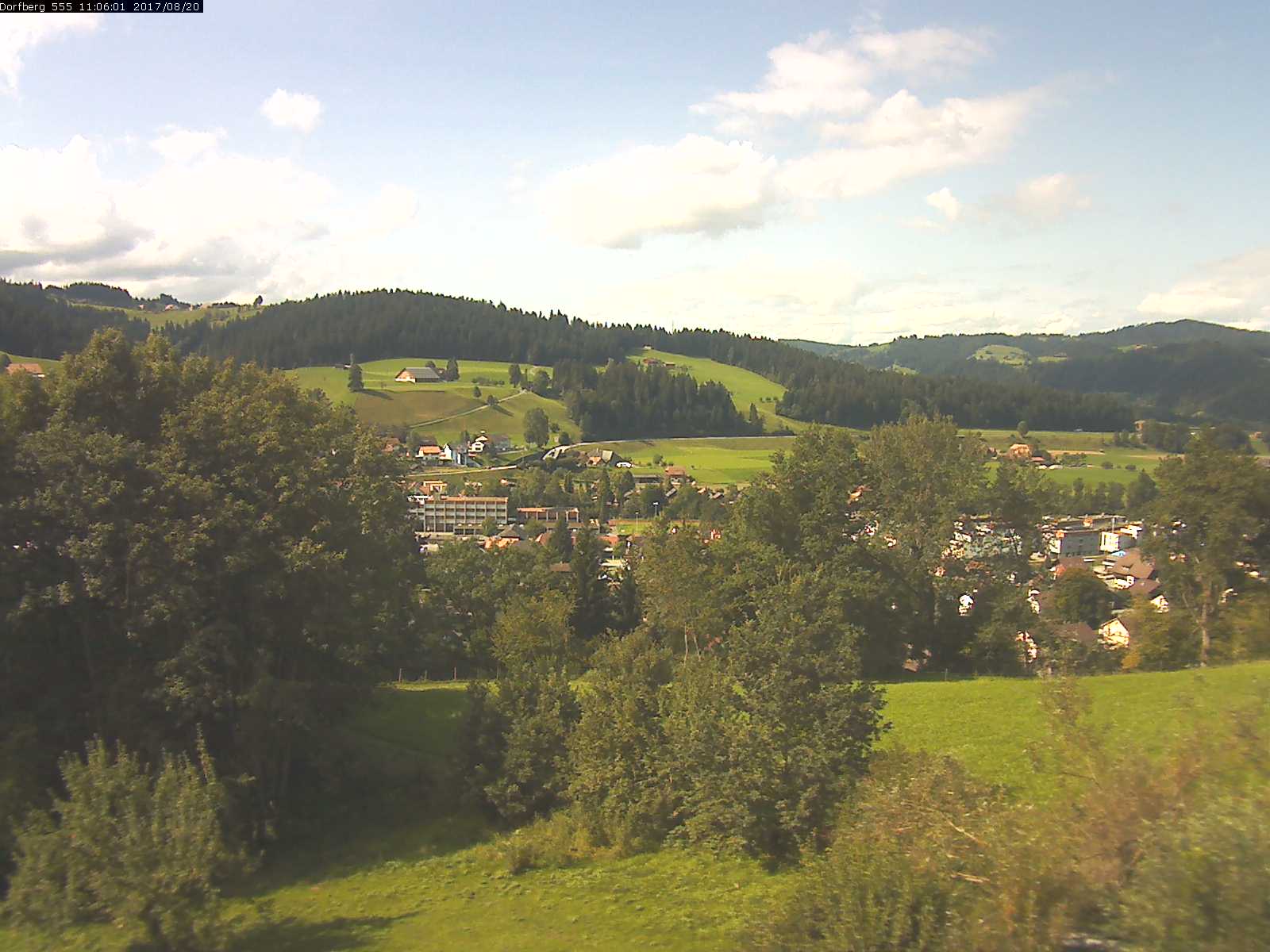 Webcam-Bild: Aussicht vom Dorfberg in Langnau 20170820-110601