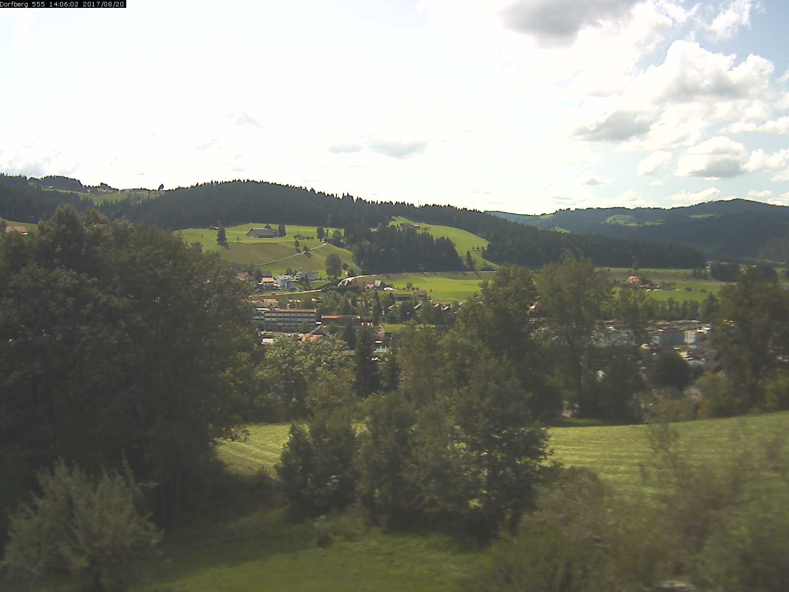 Webcam-Bild: Aussicht vom Dorfberg in Langnau 20170820-140601