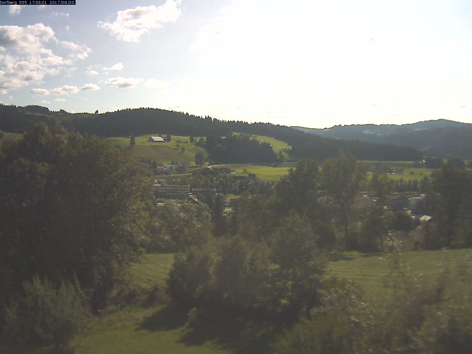 Webcam-Bild: Aussicht vom Dorfberg in Langnau 20170820-170601
