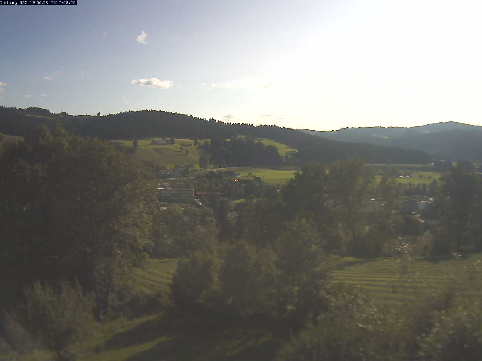 Webcam-Bild: Aussicht vom Dorfberg in Langnau 20170820-180601