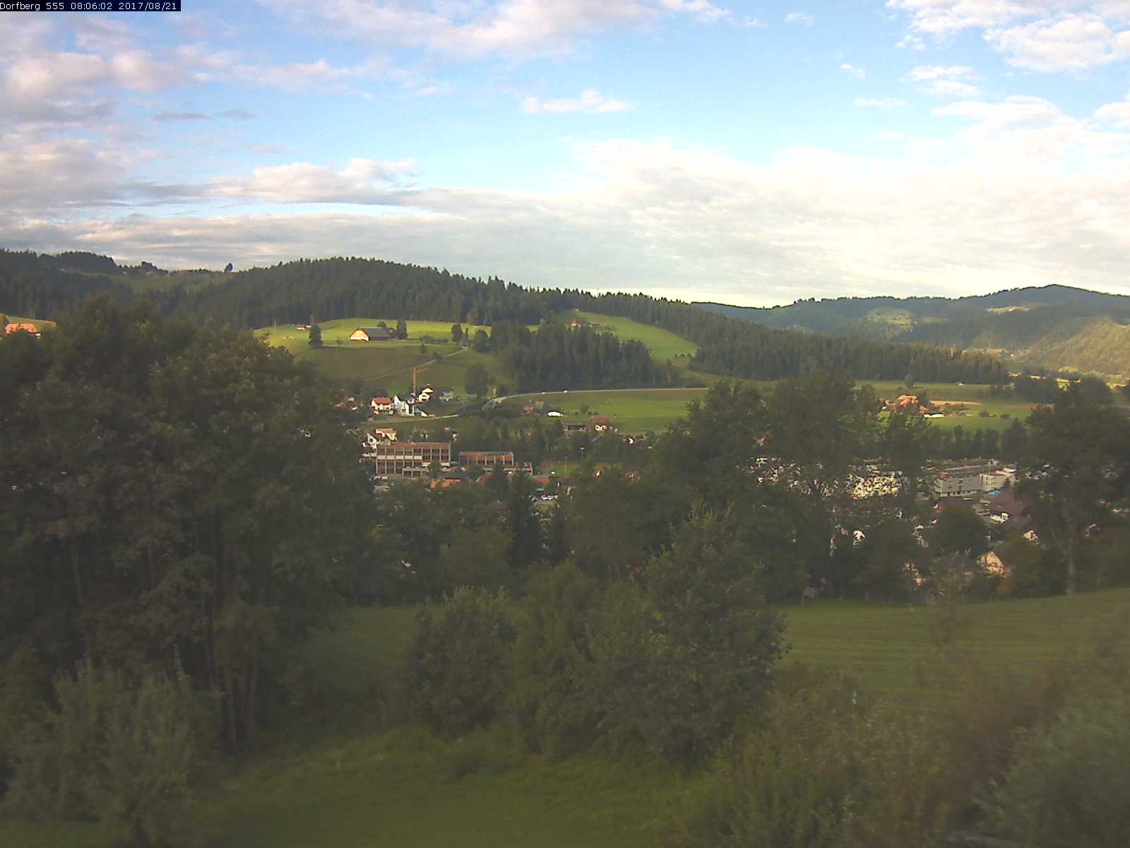 Webcam-Bild: Aussicht vom Dorfberg in Langnau 20170821-080601