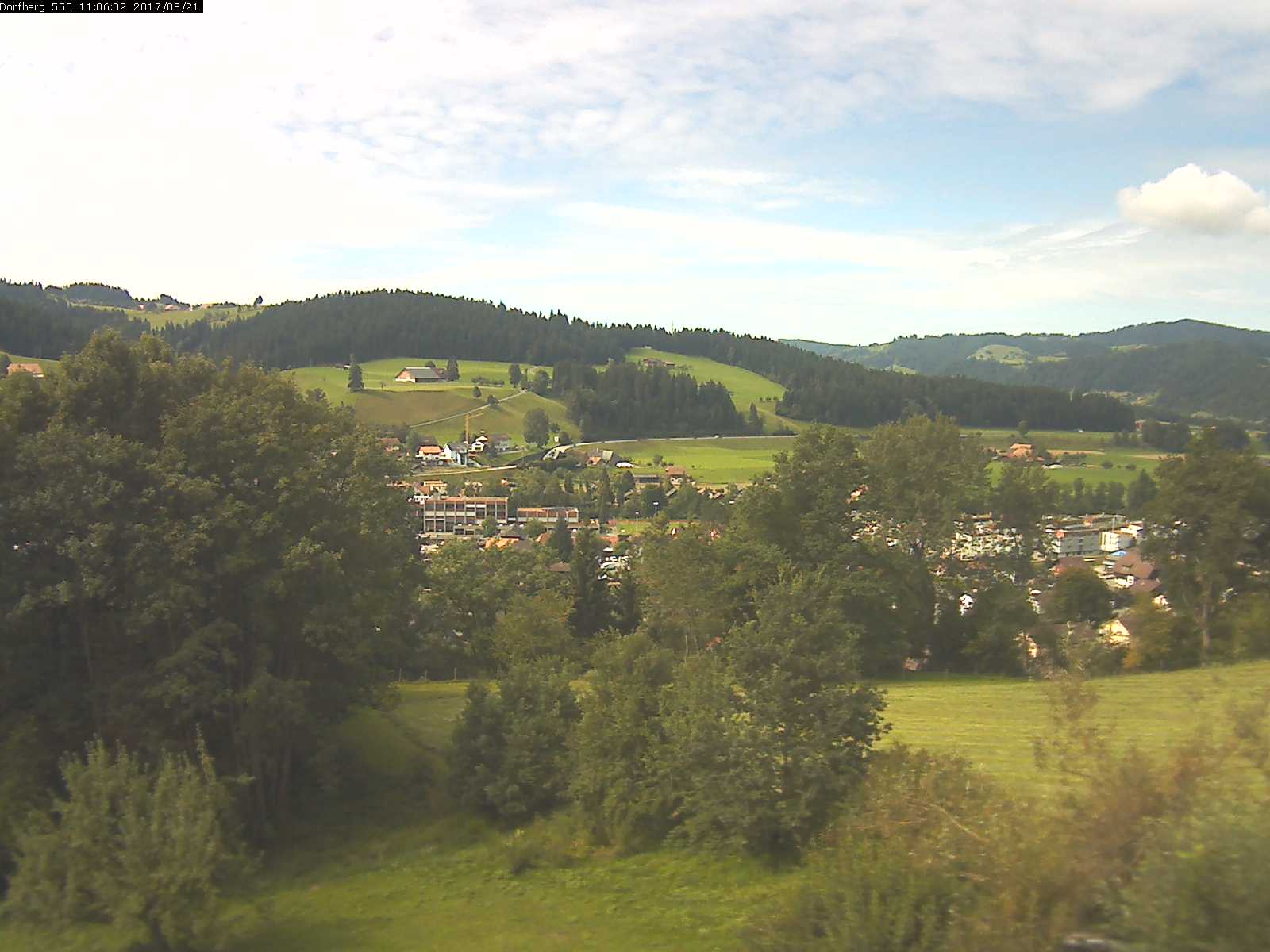 Webcam-Bild: Aussicht vom Dorfberg in Langnau 20170821-110601