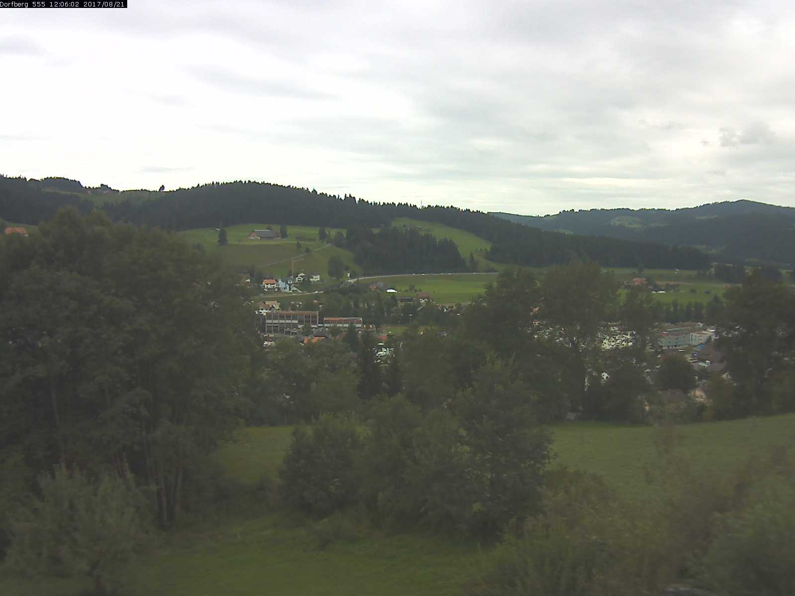 Webcam-Bild: Aussicht vom Dorfberg in Langnau 20170821-120601