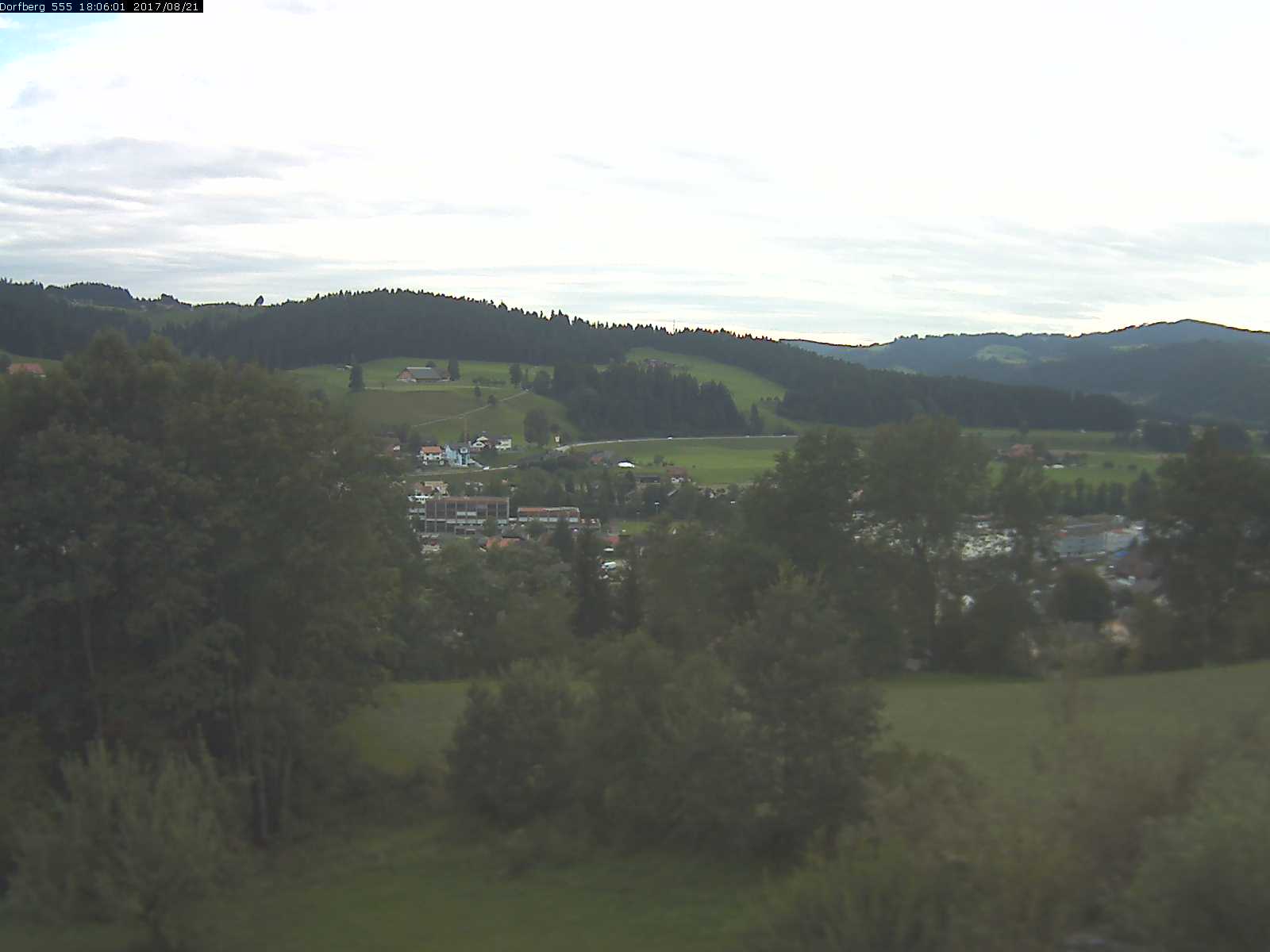 Webcam-Bild: Aussicht vom Dorfberg in Langnau 20170821-180601