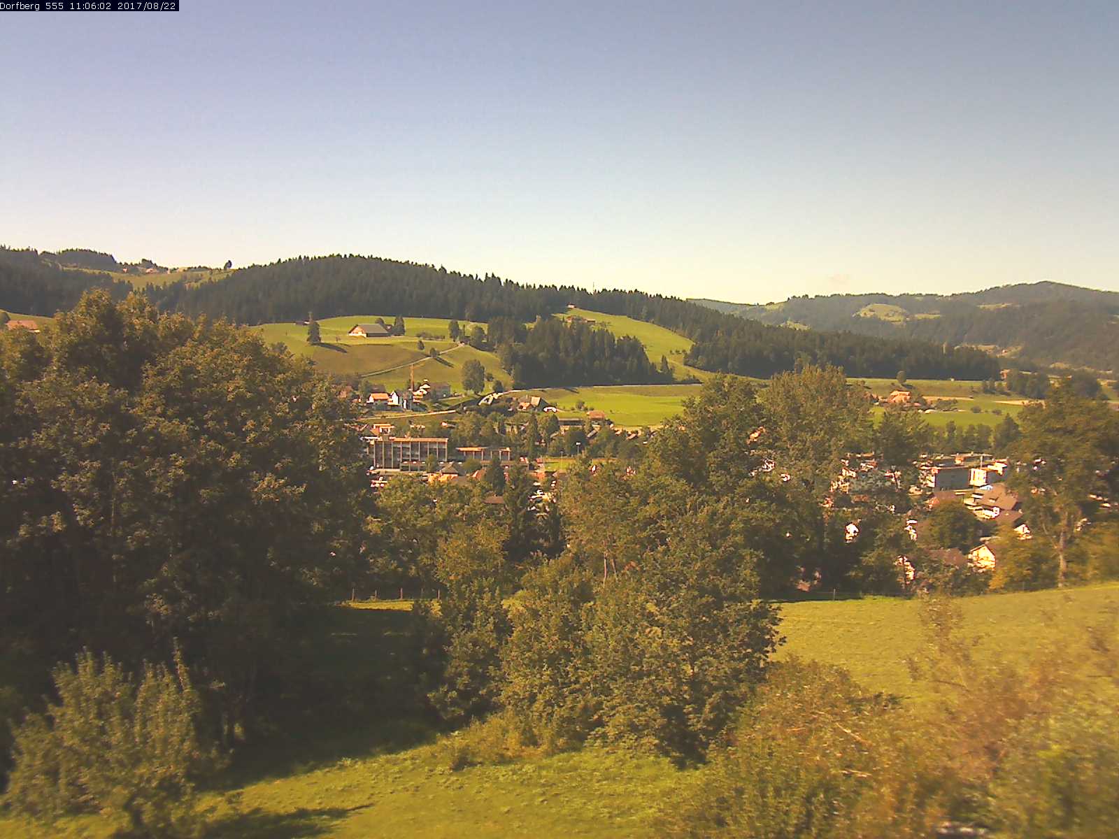 Webcam-Bild: Aussicht vom Dorfberg in Langnau 20170822-110601
