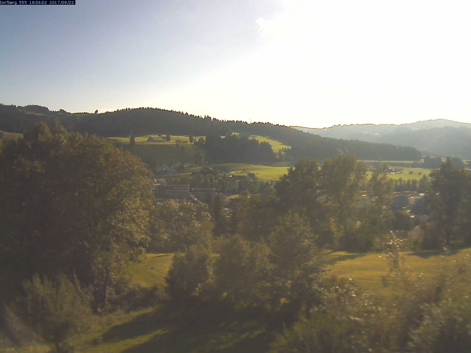 Webcam-Bild: Aussicht vom Dorfberg in Langnau 20170822-180601