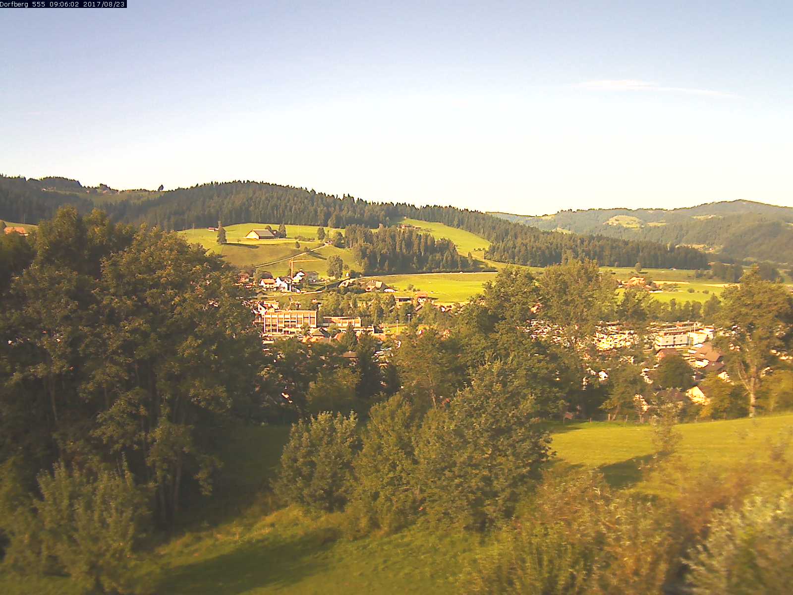 Webcam-Bild: Aussicht vom Dorfberg in Langnau 20170823-090601