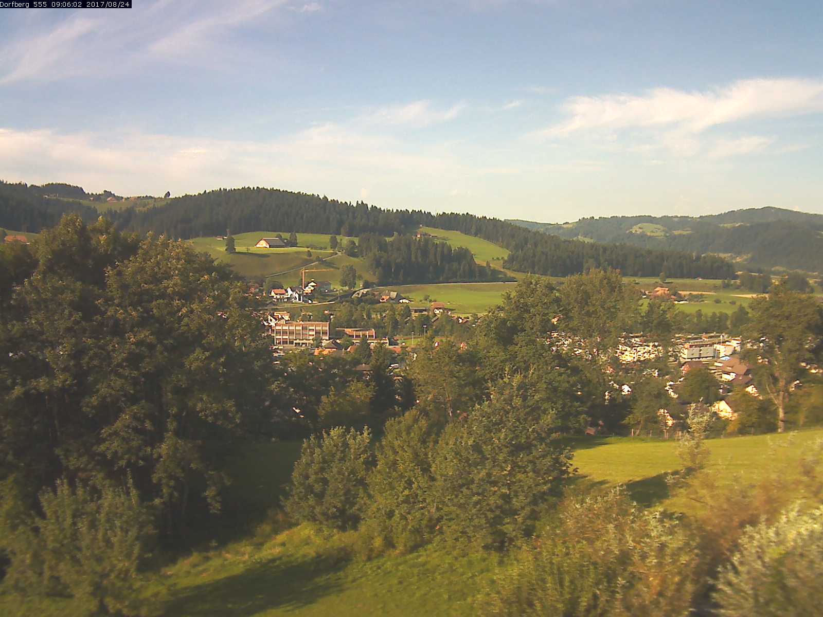 Webcam-Bild: Aussicht vom Dorfberg in Langnau 20170824-090601