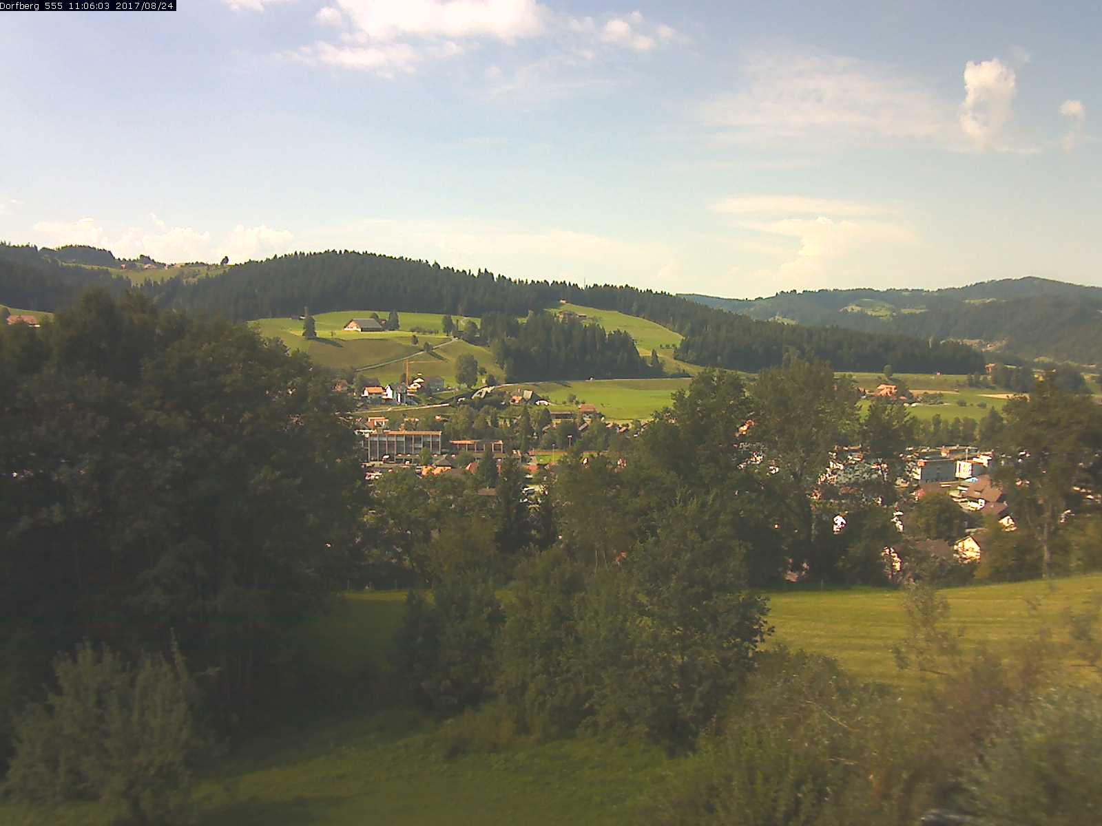 Webcam-Bild: Aussicht vom Dorfberg in Langnau 20170824-110602
