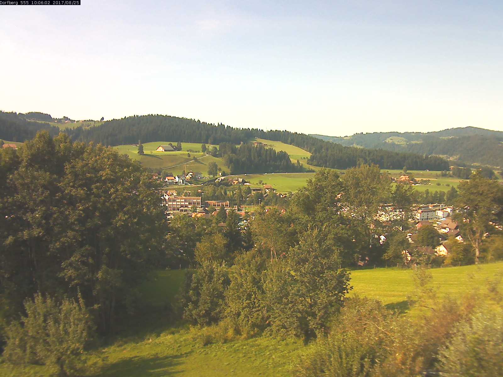 Webcam-Bild: Aussicht vom Dorfberg in Langnau 20170825-100601