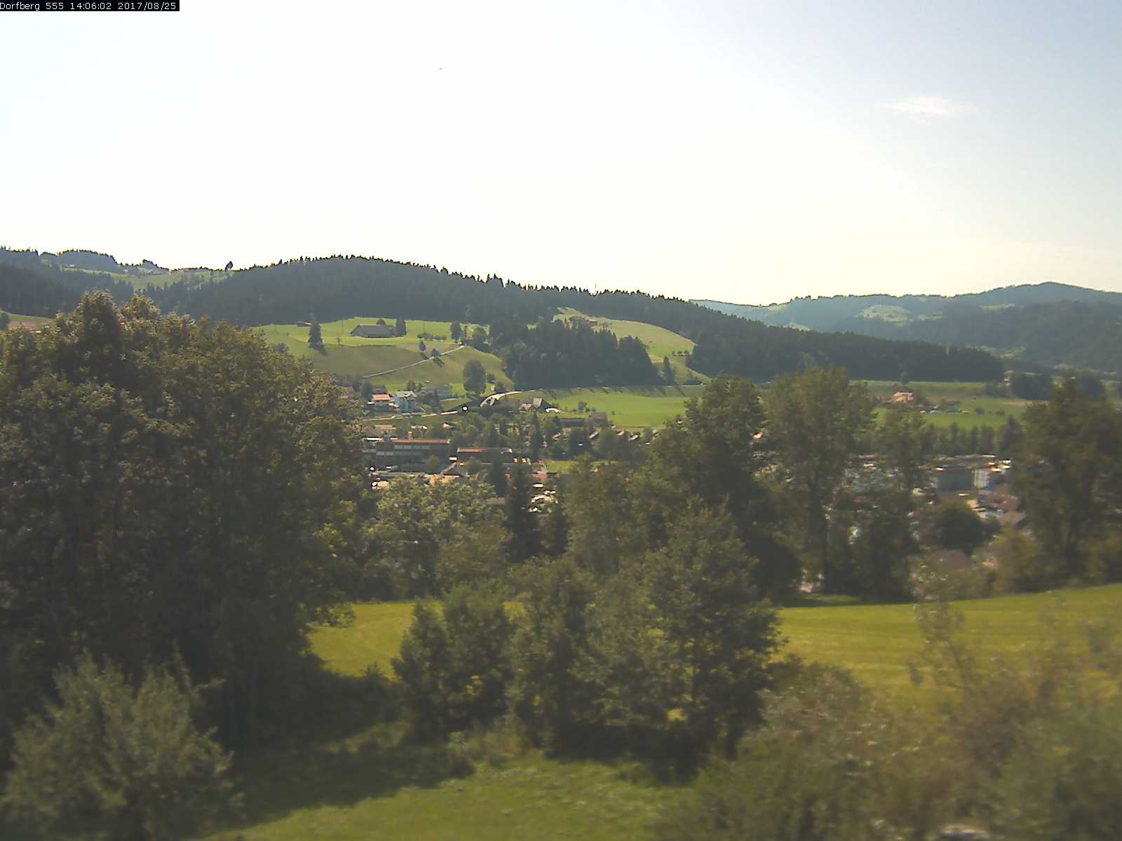 Webcam-Bild: Aussicht vom Dorfberg in Langnau 20170825-140601