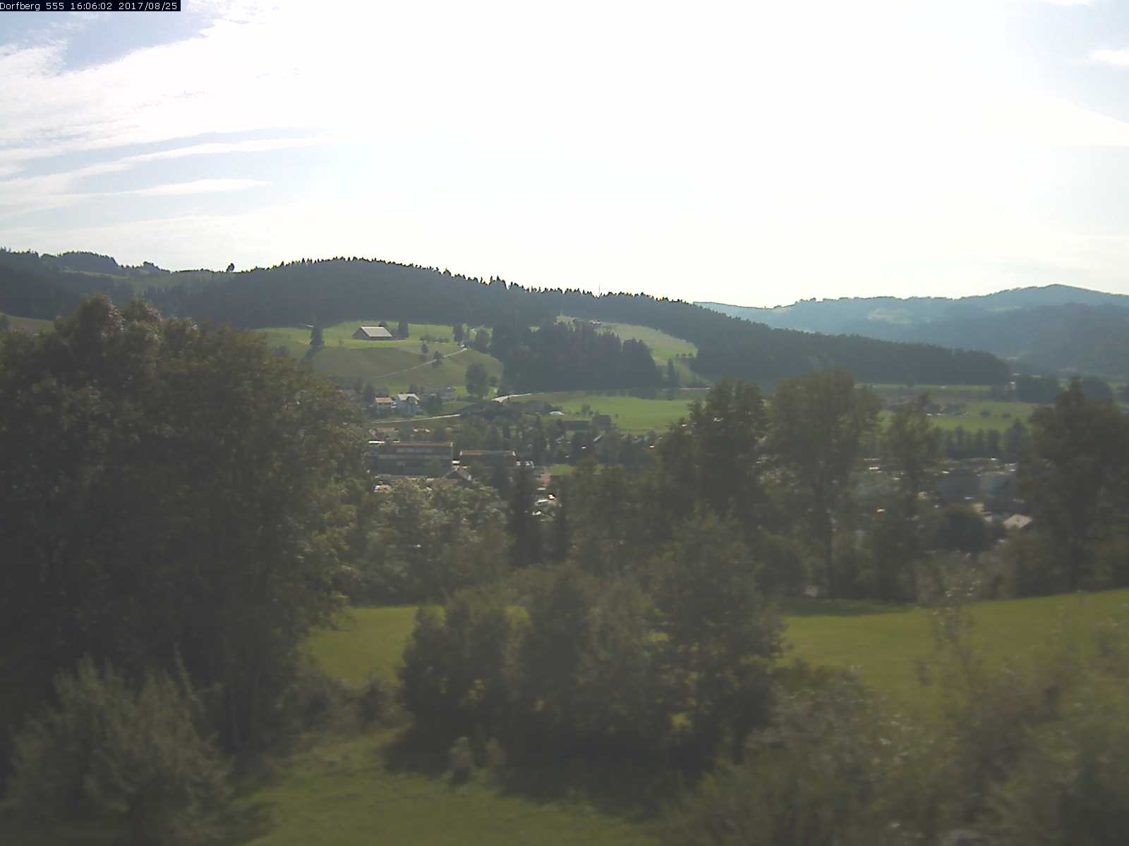 Webcam-Bild: Aussicht vom Dorfberg in Langnau 20170825-160601