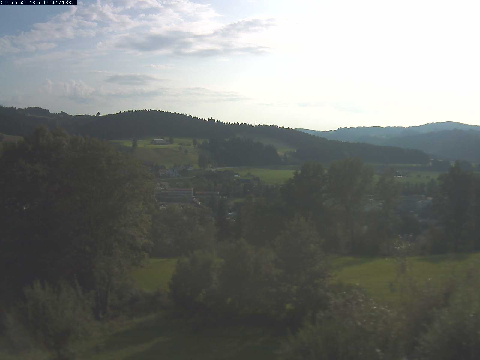 Webcam-Bild: Aussicht vom Dorfberg in Langnau 20170825-180601