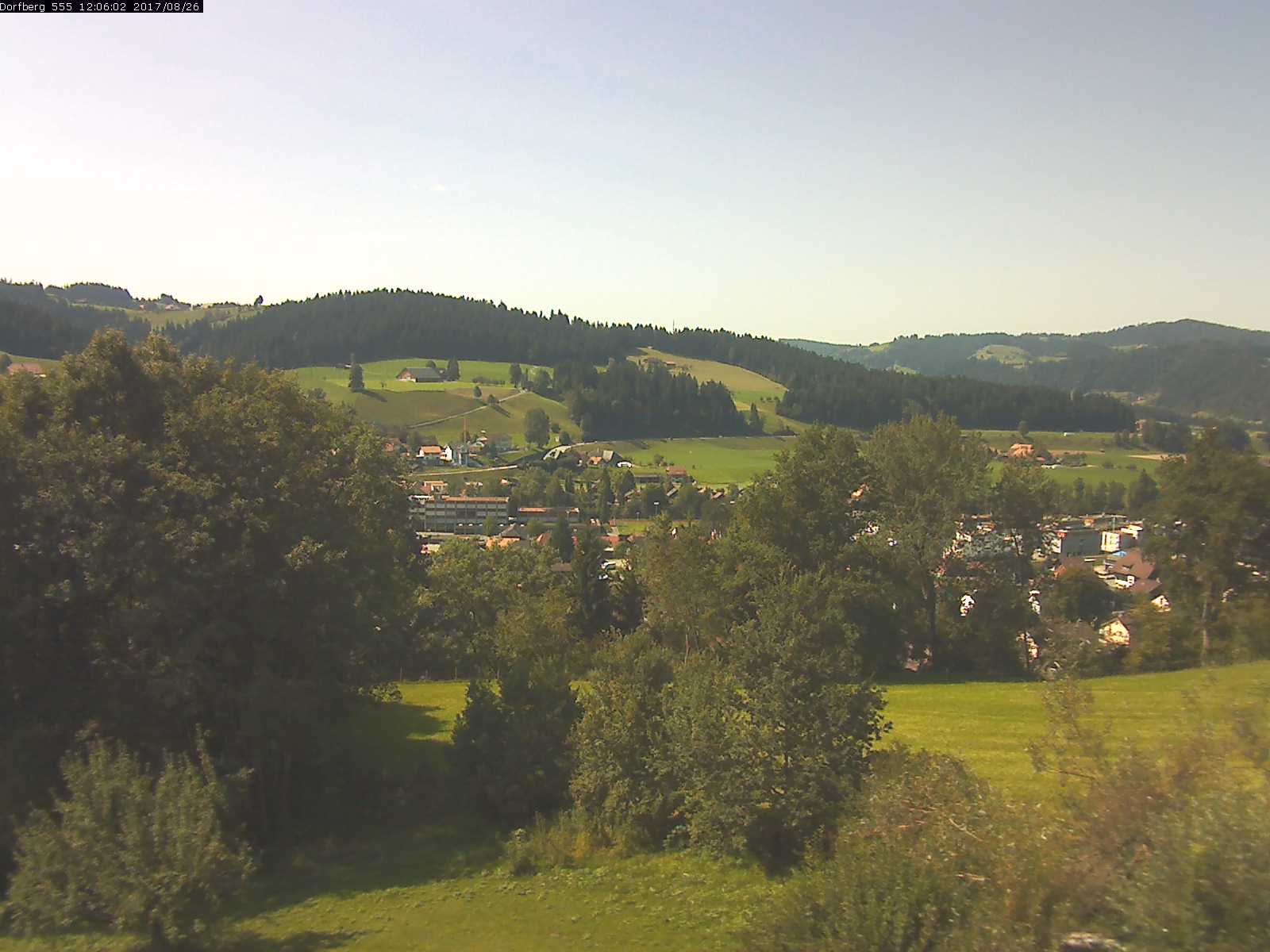 Webcam-Bild: Aussicht vom Dorfberg in Langnau 20170826-120601