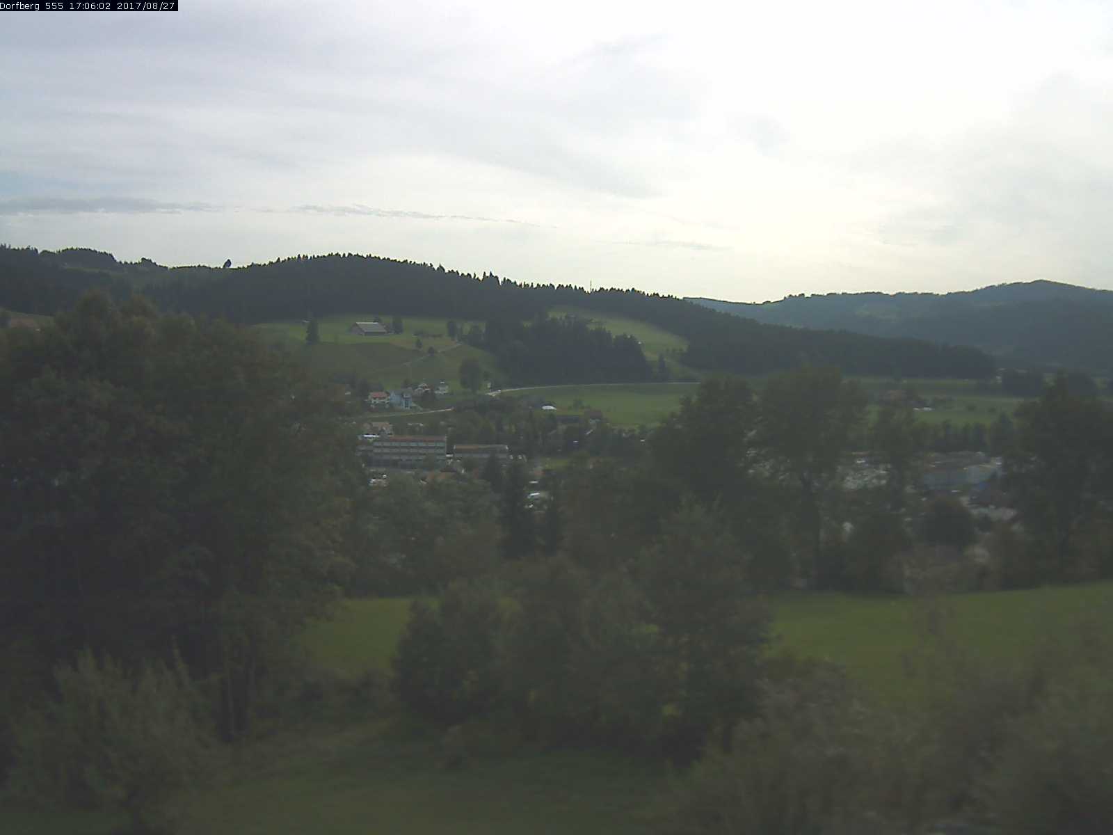 Webcam-Bild: Aussicht vom Dorfberg in Langnau 20170827-170601
