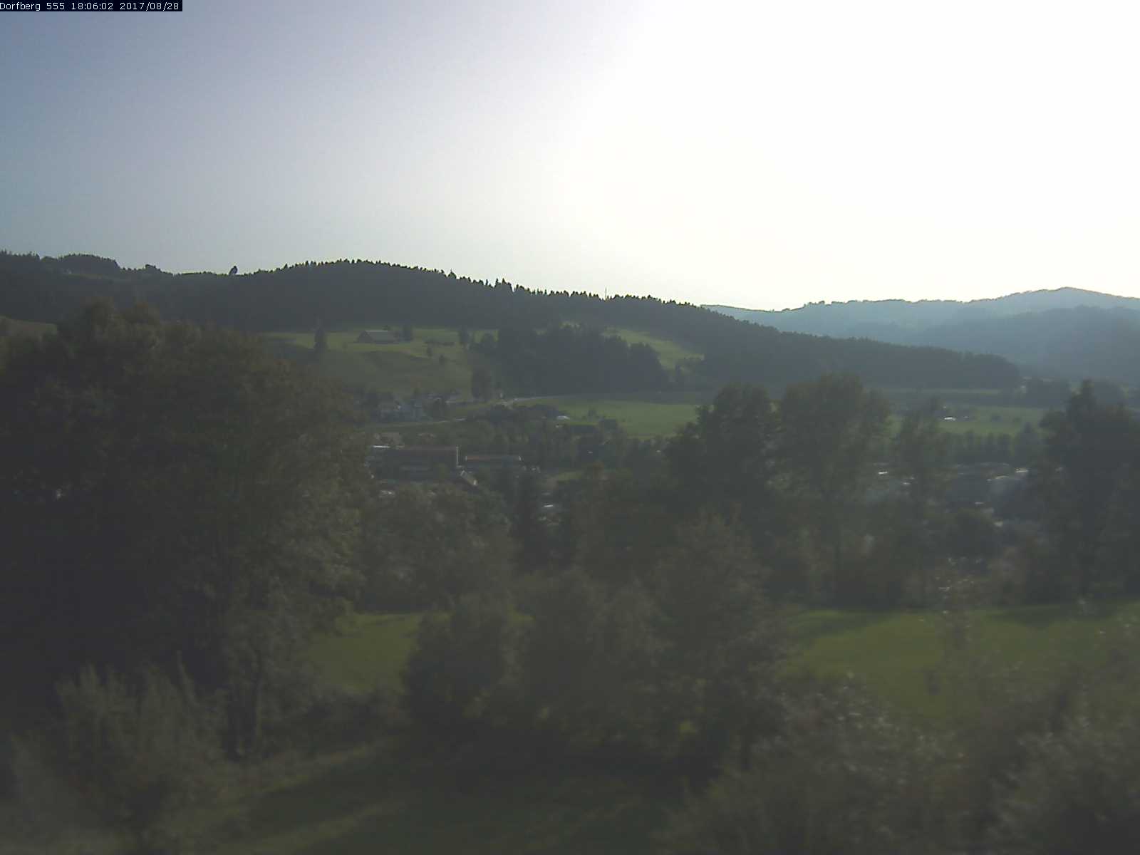 Webcam-Bild: Aussicht vom Dorfberg in Langnau 20170828-180601